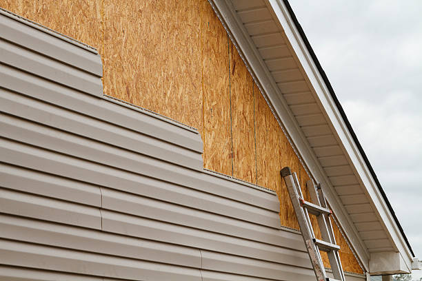 Professional Fiber Cement Siding technician working in Lansing, OH